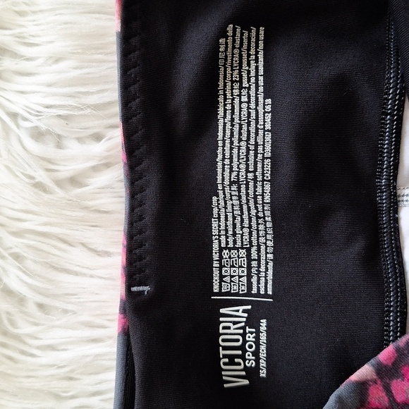 Victoria's Secret Sport Knockout Watercolor Floral Capri Legging - Picture 10 of 13